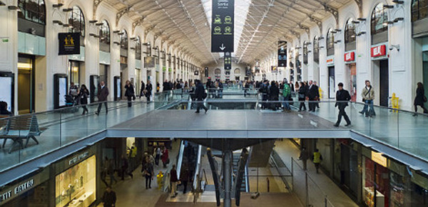 Le commerce dominical va bon train