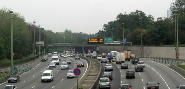 La limitation de vitesse sur le périphérique parisien: quel bilan deux ans après?