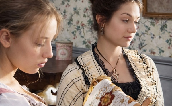 Isild le Besco dévoile le titre Les Murs de notre maison avec Emilie Dequenne