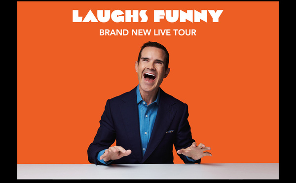 Jimmy Carr arrive à Paris en novembre avec son stand up Laughs Funny