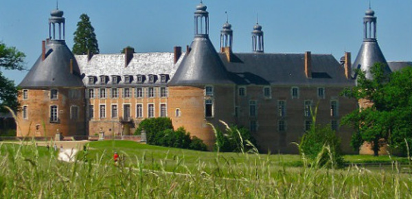 Le Moyen-Âge et le classique se cotoient à deux heures de Paris