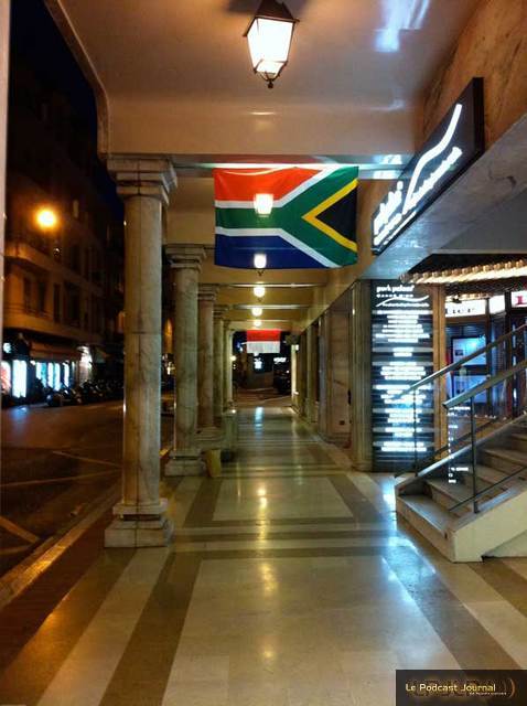 05-drapeaux-galerie-du-Park-Palace 05-drapeaux-galerie-du-Park-Palace