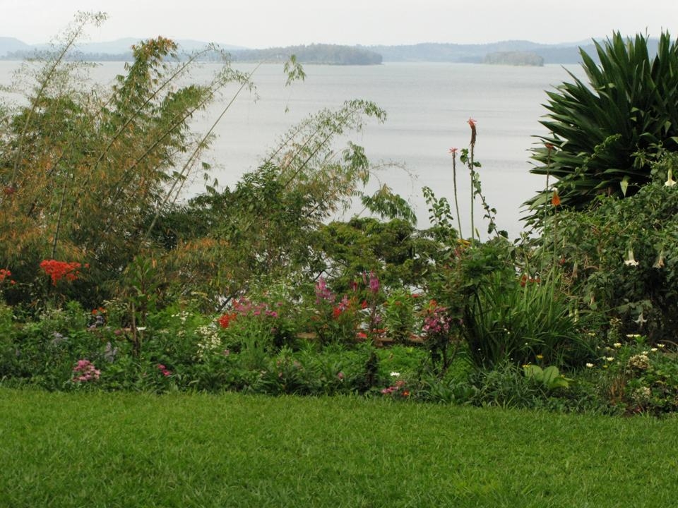 Au bord du lac Kivu. Au bord du lac Kivu.