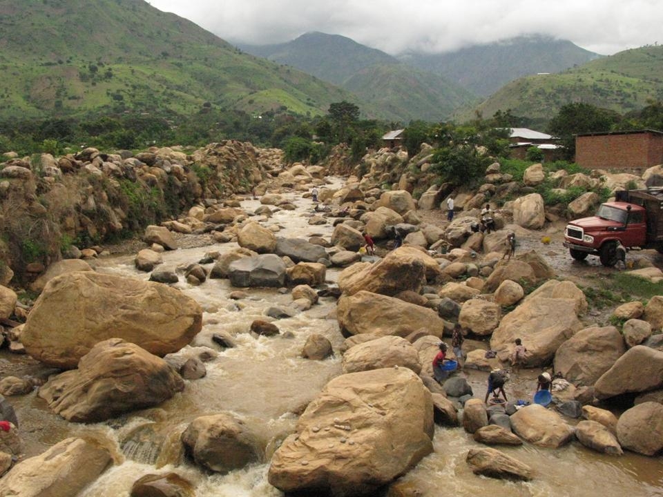 Une rivière près d' Uvira. Une rivière près d' Uvira.